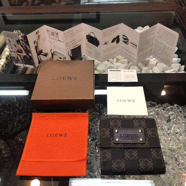 ご専用です♡LOEWE ロエベ 二つ折り財布 ⭐️LV指輪