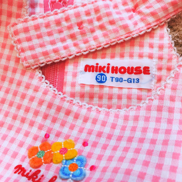 mikihouse(ミキハウス)の定価約8千円 新品同様✨ミキハウス ギンガムチェック ワンピース お花 90 キッズ/ベビー/マタニティのキッズ服女の子用(90cm~)(ワンピース)の商品写真