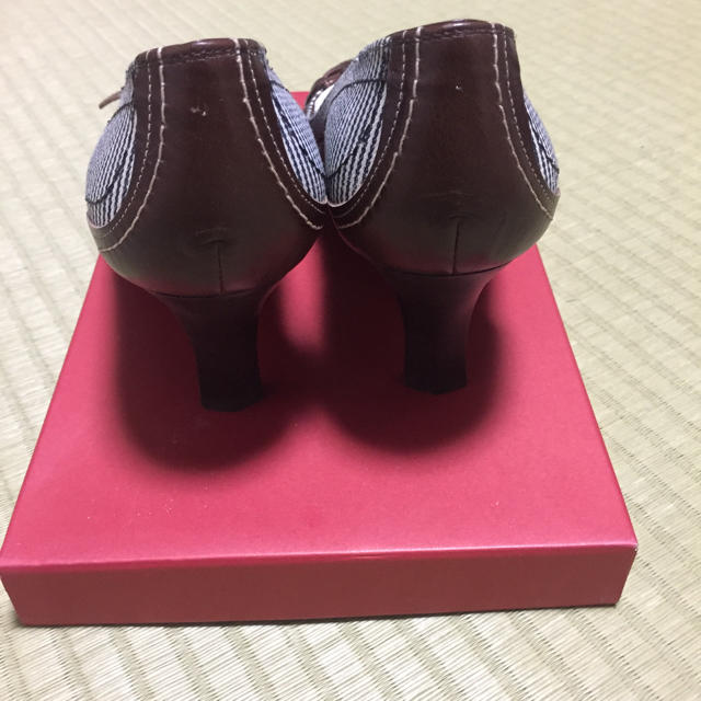 REGAL(リーガル)の新品未使用 リーガル オープントゥパンプス 23.5センチ レディースの靴/シューズ(ハイヒール/パンプス)の商品写真