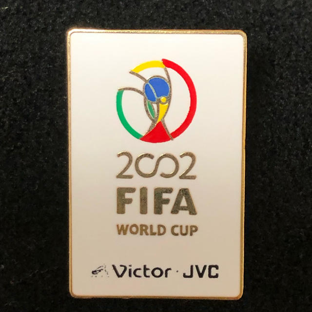 Victor(ビクター)の2002 FIFA WORLD COP  記念ピンバッチ 非売品 スポーツ/アウトドアのサッカー/フットサル(記念品/関連グッズ)の商品写真