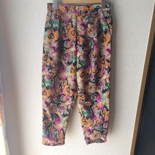 ダブルクローゼット(w closet)の新品 w closet 花柄 サテンパンツ(カジュアルパンツ)