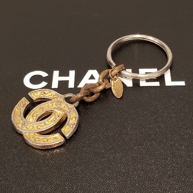 CHANEL - 専用 [正規品] CHANEL ヴィンテージキーホルダー バックチャームの通販 by m-style｜シャネルならラクマ