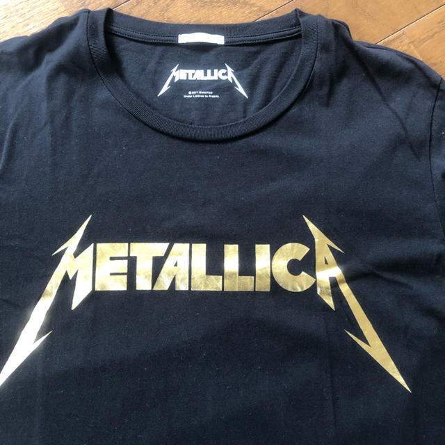 GU(ジーユー)のMETALLICA♡メタリカ♡半袖Tシャツ♡Ｌサイズ♡黒♡ブラック♡ゴールドロゴ メンズのトップス(Tシャツ/カットソー(半袖/袖なし))の商品写真