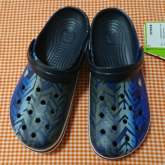 crocs(クロックス)のクロックス clocband graphicⅢ camo グレー M7W9 メンズの靴/シューズ(サンダル)の商品写真