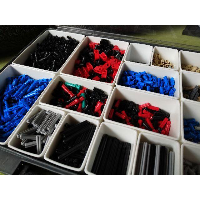 Lego(レゴ)のLEGO テクニック・機械系パーツ・透明パーツ・ミニフィグ等詰合(ケース付) エンタメ/ホビーのおもちゃ/ぬいぐるみ(その他)の商品写真