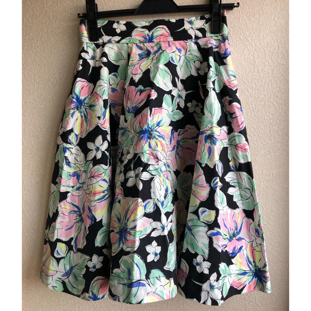 SNIDEL(スナイデル)のsnidel スカート 美品 お値下げ中 レディースのスカート(ひざ丈スカート)の商品写真