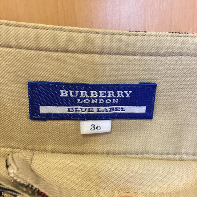 BURBERRY BLUE LABEL(バーバリーブルーレーベル)のBurberry Blue Label プリーツ巻きスカート レディースのスカート(ミニスカート)の商品写真