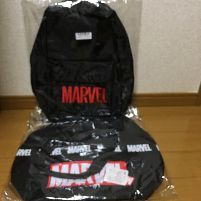 MARVEL(マーベル)のマーベル ボストンバッグ リュック フェイスタオル 長財布 イヤホン エンタメ/ホビーのエンタメ その他(その他)の商品写真