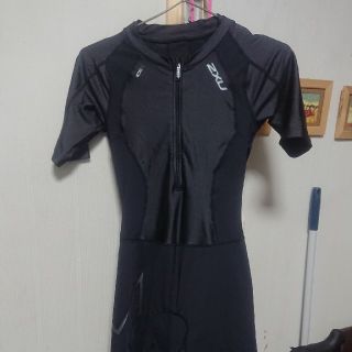 ツータイムズユー(2XU)の2XUトライスーツ　ブラック　Sサイズ(ウエア)