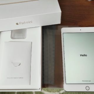 アイパッド(iPad)のiPad mini 4 ゴールド　128GB(タブレット)