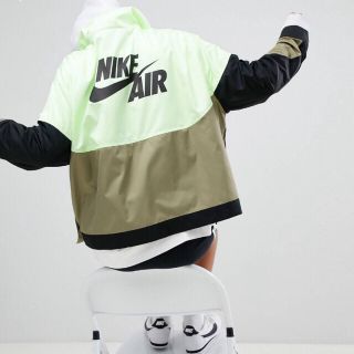 ナイキ(NIKE)のレイモンド様専　Nike ウィンドブレーカー  ブルゾン 日本未発売品(ナイロンジャケット)