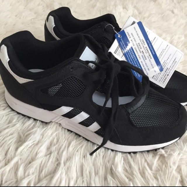 adidas スニーカー 新品 タグ付き