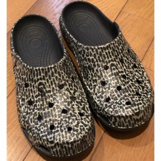 クロックス(crocs)の【値下げ】クロックス サンダル(サンダル)