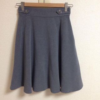 マジェスティックレゴン(MAJESTIC LEGON)のほぼ未使用！膝丈フリルスカート(ひざ丈スカート)