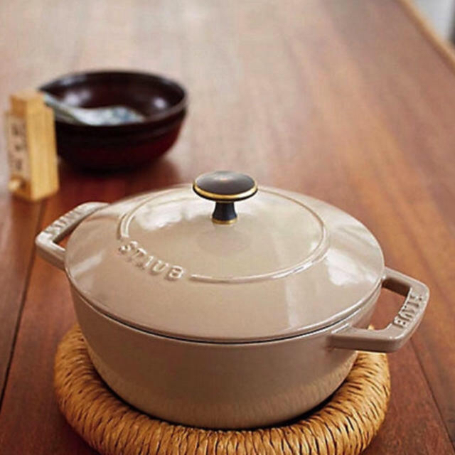 STAUB - 新品！STAUB ワナベ Wa－NABE リネン Mの通販 by chika@'s shop｜ストウブならラクマ