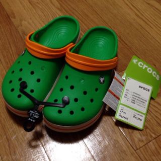 クロックス(crocs)の本日限り 値下げ クロックス グリーン 27cm 新品(サンダル)