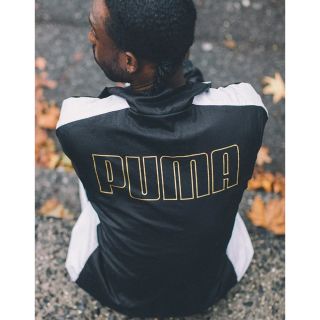 プーマ(PUMA)のPUMA BBOY T7 黒 M ナイロンジャケット　アノラック(ナイロンジャケット)