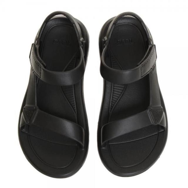 Teva(テバ)の【新品】テバ ハリケーン ドリフト 1102390-BLK（Lady's） レディースの靴/シューズ(サンダル)の商品写真