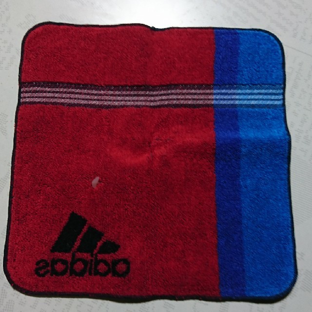 adidas(アディダス)のアディダス ミニタオルハンカチ   新品 メンズのファッション小物(ハンカチ/ポケットチーフ)の商品写真