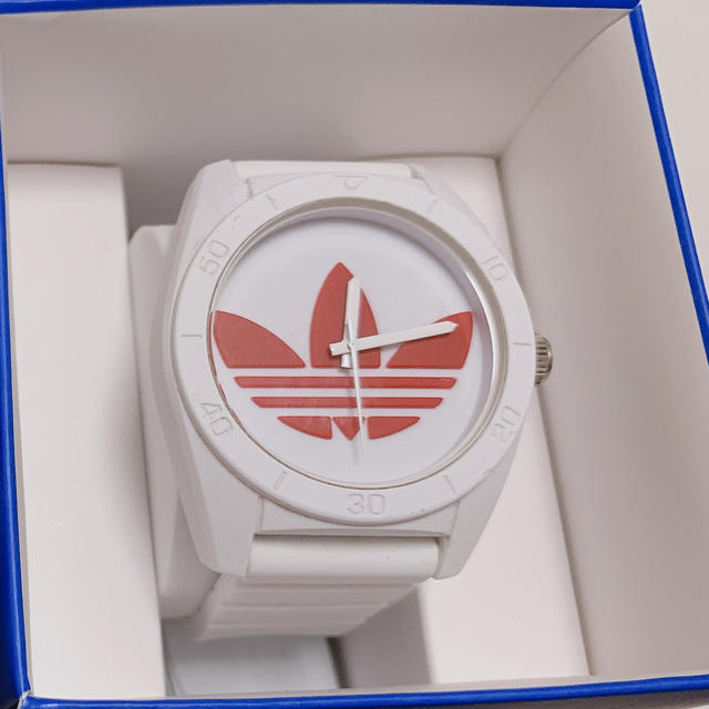 adidas(アディダス)のadidas☆腕時計 白×赤 レディースのファッション小物(腕時計)の商品写真