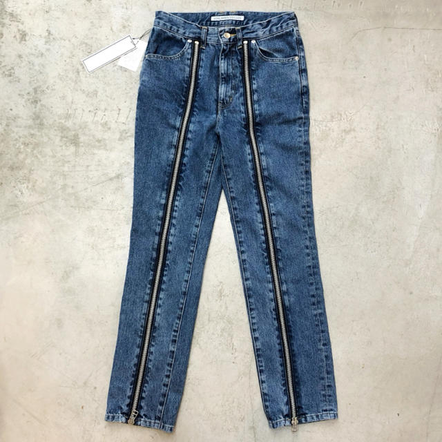 JOHN LAWRENCE SULLIVAN(ジョンローレンスサリバン)の新品未使用  完売 size44 19ssサリバン ジップデニム  メンズのパンツ(デニム/ジーンズ)の商品写真