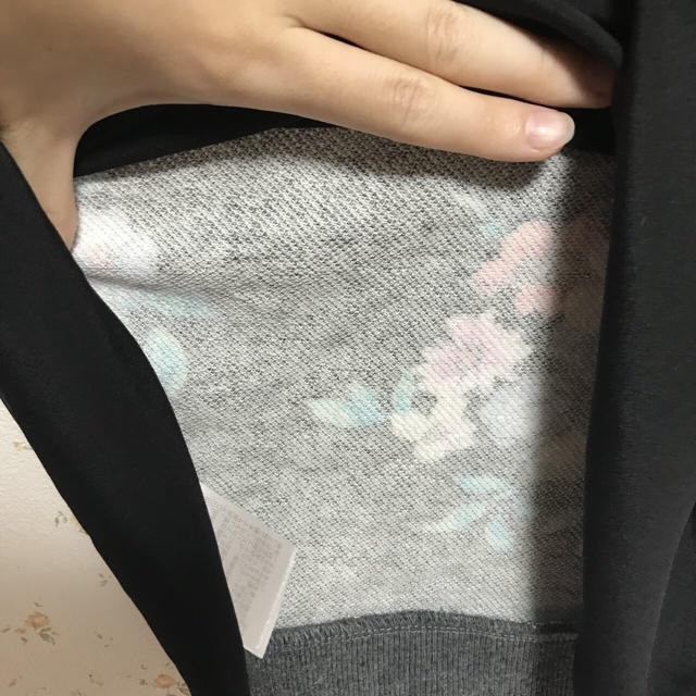 ViS(ヴィス)の花柄Tシャツ レディースのトップス(Tシャツ(半袖/袖なし))の商品写真