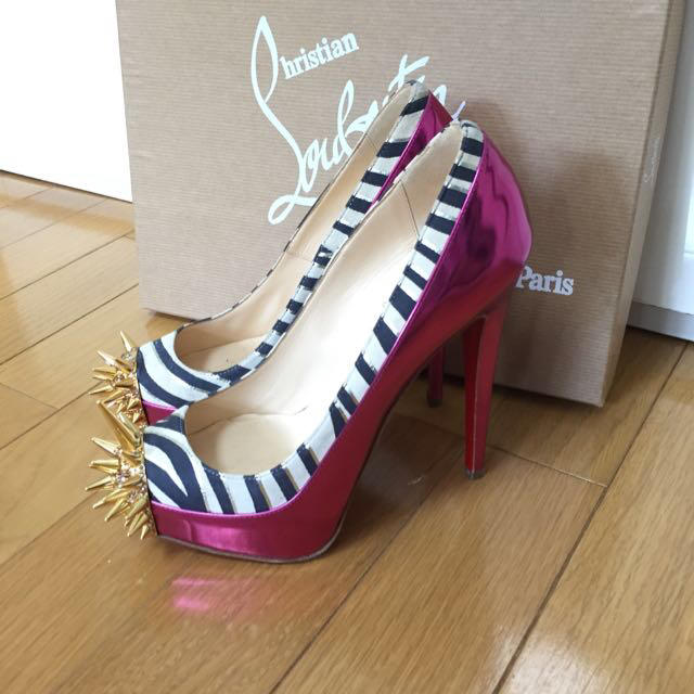 Christian Louboutin(クリスチャンルブタン)のルブタントゲトゲパンプス sj レディースの靴/シューズ(ハイヒール/パンプス)の商品写真