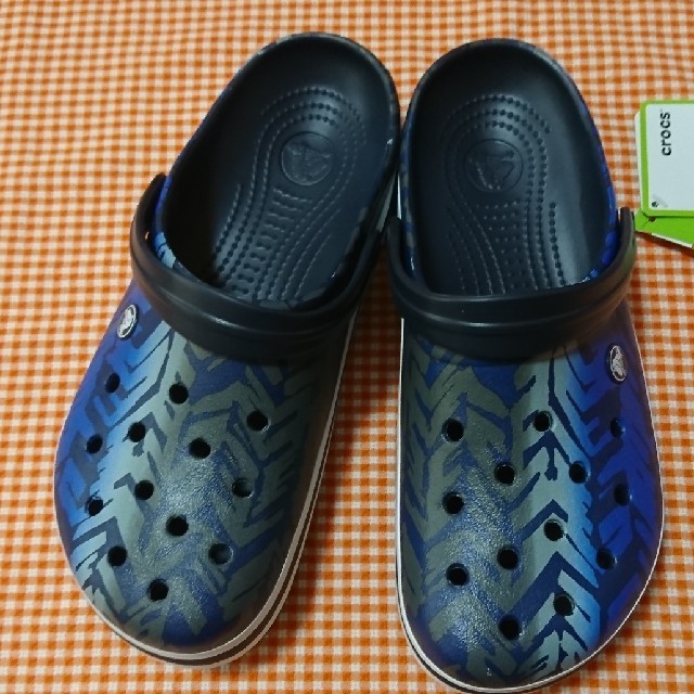 crocs(クロックス)のatsu.r様専用 クロックスclocband graphicⅢネイビM9W11 メンズの靴/シューズ(サンダル)の商品写真