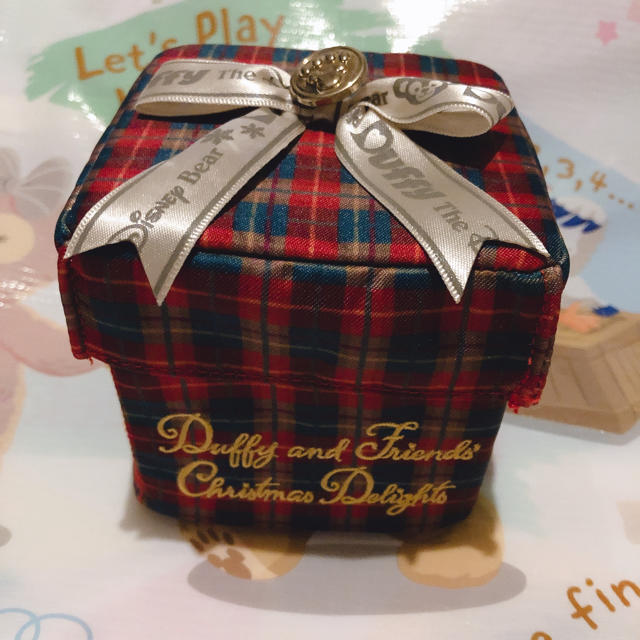 Disney(ディズニー)のダッフィー プレゼントボックス エンタメ/ホビーのおもちゃ/ぬいぐるみ(キャラクターグッズ)の商品写真