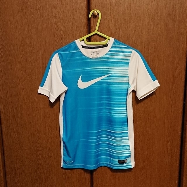 NIKE(ナイキ)のNIKE ナイキ Tシャツ M (140～150) キッズ/ベビー/マタニティのキッズ服男の子用(90cm~)(Tシャツ/カットソー)の商品写真