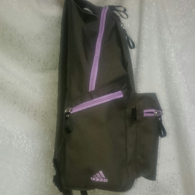 adidas(アディダス)の新品☆adidasリック(１７L) レディースのバッグ(リュック/バックパック)の商品写真