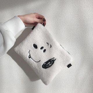 ザラ(ZARA)のsnoopy ポーチ(ポーチ)