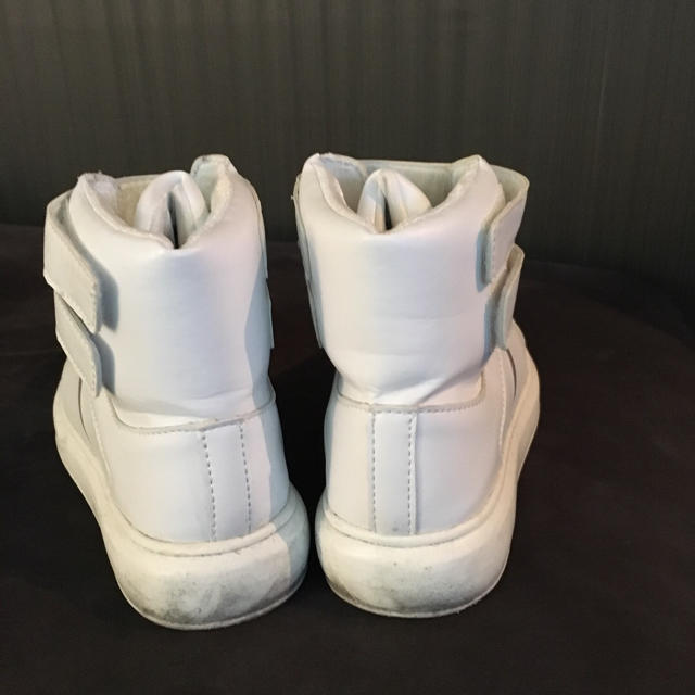 白ハイカットスニーカーの通販 By Ayaka S Shop ラクマ 白ハイカットスニーカーの通販 By Ayaka S Shop ラクマ