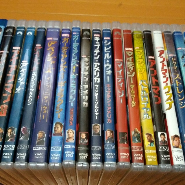 アベンジャーズシリーズ
20作品セット　 DVDディスク　純正ケース付