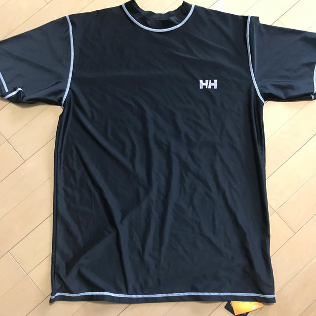 HELLY HANSEN(ヘリーハンセン)のヘリーハンセン ラッシュガード XL 新品 スポーツ/アウトドアのスポーツ/アウトドア その他(マリン/スイミング)の商品写真