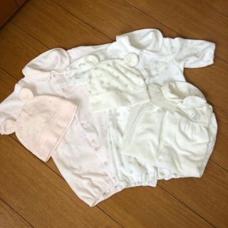 帽子付きロンパース 色違いセット+１枚オマケ 双子(ロンパース)