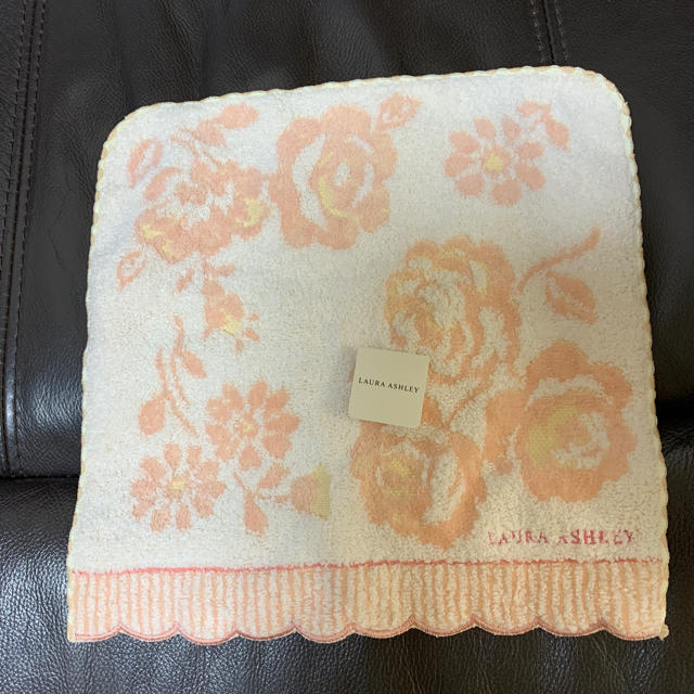 LAURA ASHLEY(ローラアシュレイ)のハンカチ レディースのファッション小物(ハンカチ)の商品写真