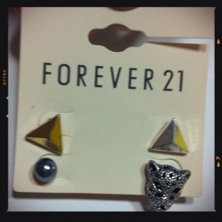 フォーエバートゥエンティーワン(FOREVER 21)のYKMAMA♪様 お取り置き(ピアス)