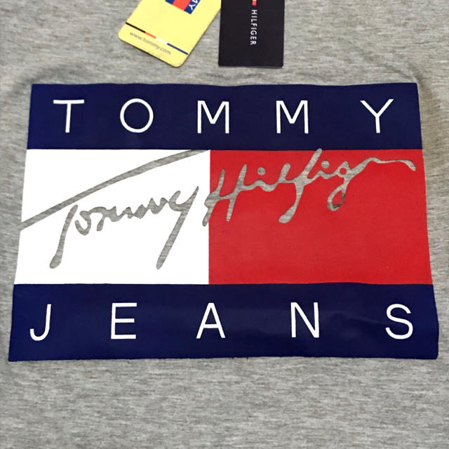 TOMMY HILFIGER(トミーヒルフィガー)のレディースS 新品 ♪ トミー ヒルフィガー ビッグフラッグ Tシャツ ロング丈 レディースのトップス(Tシャツ(半袖/袖なし))の商品写真