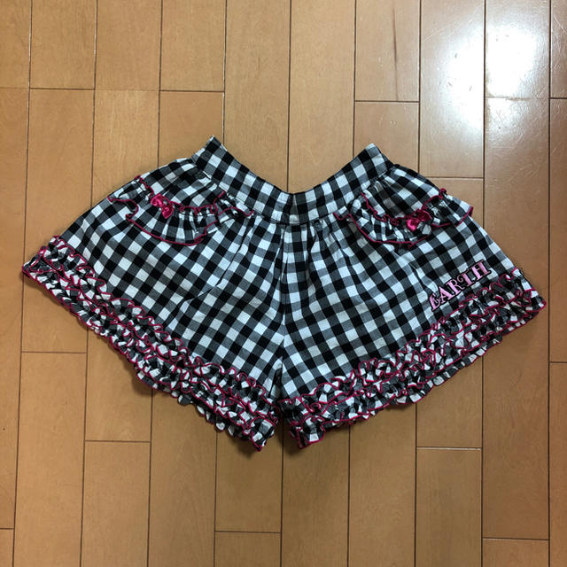 EARTHMAGIC(アースマジック)のアースマジック、ショートパンツ140 キッズ/ベビー/マタニティのキッズ服女の子用(90cm~)(パンツ/スパッツ)の商品写真