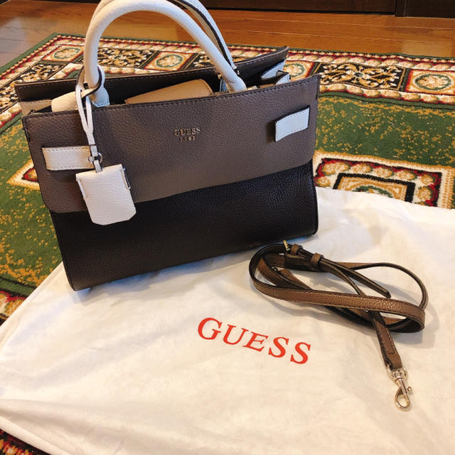 GUESS(ゲス)のGUESS ★ ハンドバッグ レディースのバッグ(ハンドバッグ)の商品写真