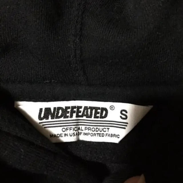 UNDEFEATED(アンディフィーテッド)のUNDEFEATED パーカー ブラック メンズのトップス(パーカー)の商品写真