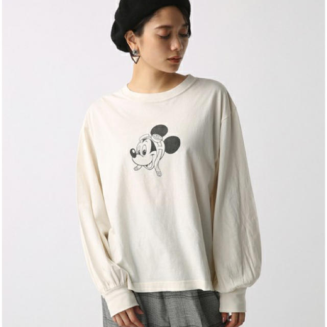 AZUL by moussy(アズールバイマウジー)のフライトミッキー ロンT レディースのトップス(Tシャツ(長袖/七分))の商品写真