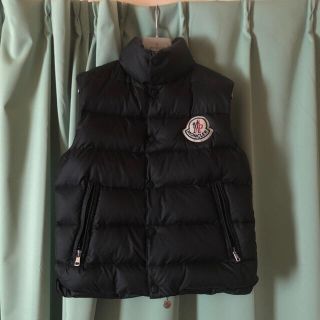 モンクレール(MONCLER)の【by.design様　専用】モンクレール ダウンベスト(ダウンベスト)