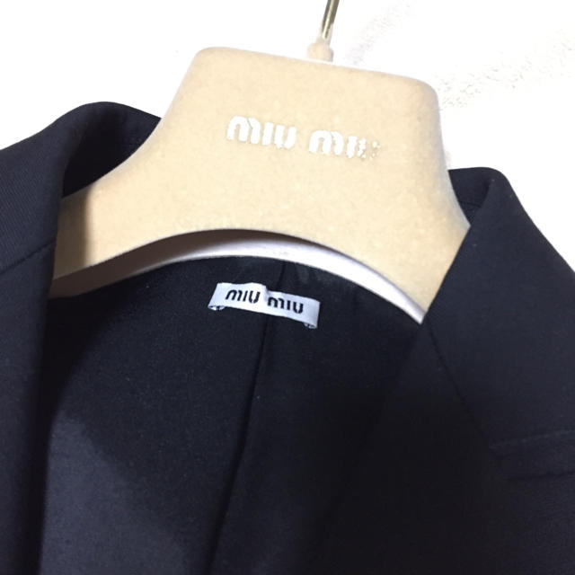 miumiu(ミュウミュウ)のmiumiu ジャケット レディースのジャケット/アウター(テーラードジャケット)の商品写真