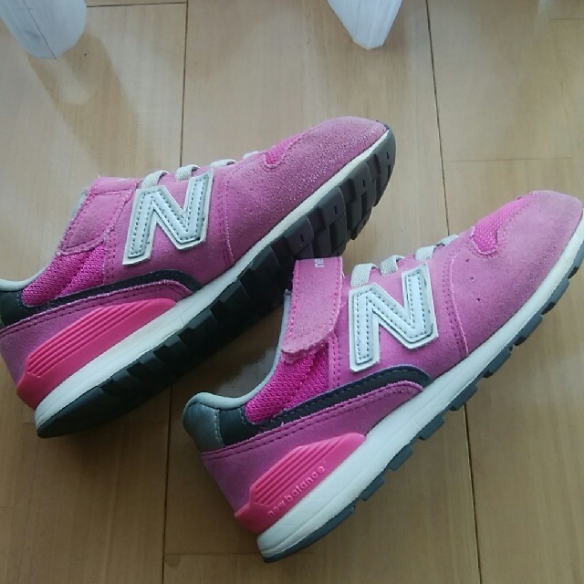 New Balance(ニューバランス)のらっちょ様専用new balance ニューバランスKV996MAY 19.0 キッズ/ベビー/マタニティのキッズ靴/シューズ(15cm~)(スニーカー)の商品写真