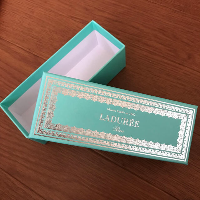 LADUREE(ラデュレ)のラデュレ 空き箱 インテリア/住まい/日用品のインテリア小物(小物入れ)の商品写真