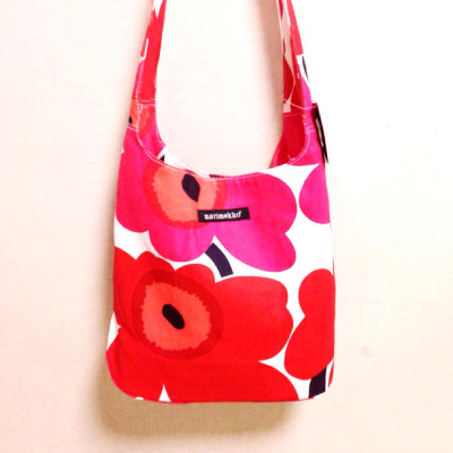 marimekko(マリメッコ)の新品♡マリメッコ♡ショルダーバッグ♡ レディースのバッグ(ショルダーバッグ)の商品写真