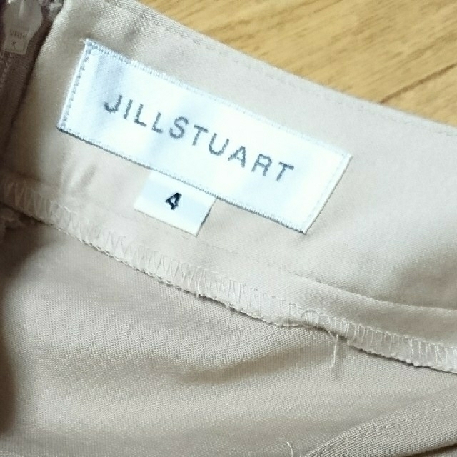 JILLSTUART(ジルスチュアート)の【マカ様専用】ジルスチュアート ベージュ タイト スカート  台形  レディースのスカート(ひざ丈スカート)の商品写真