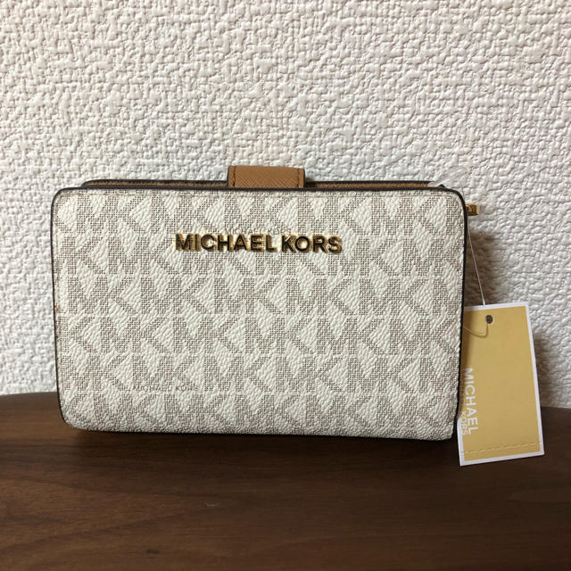 MICHAEL KORS - マイケルコース、折財布、バニラ、新品未使用、一万円札入ります